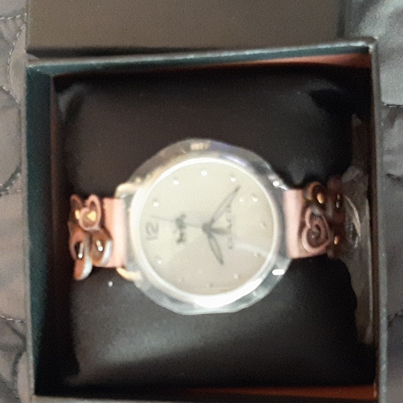 Coach Watch ⌚ with hearts on the band NWT - Picture 3 of 6